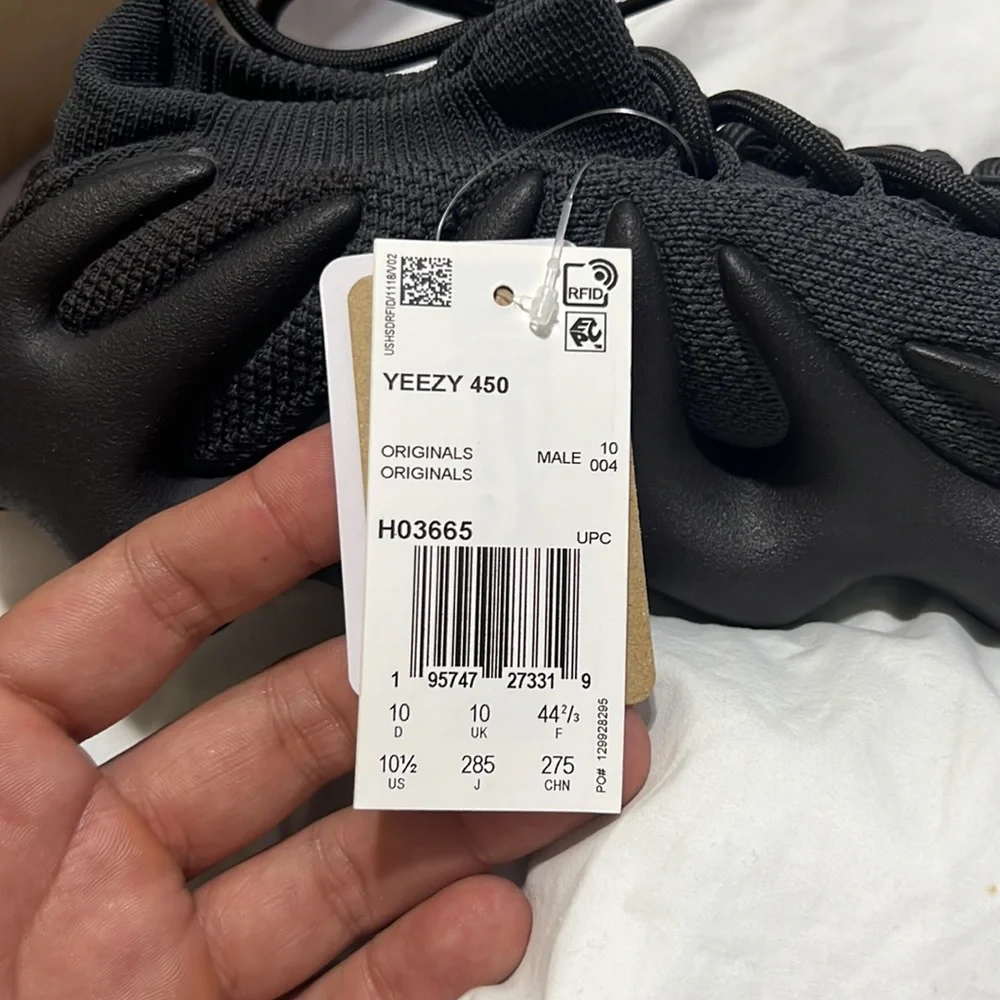 Yeezy Adidas - Picture 2 of 4